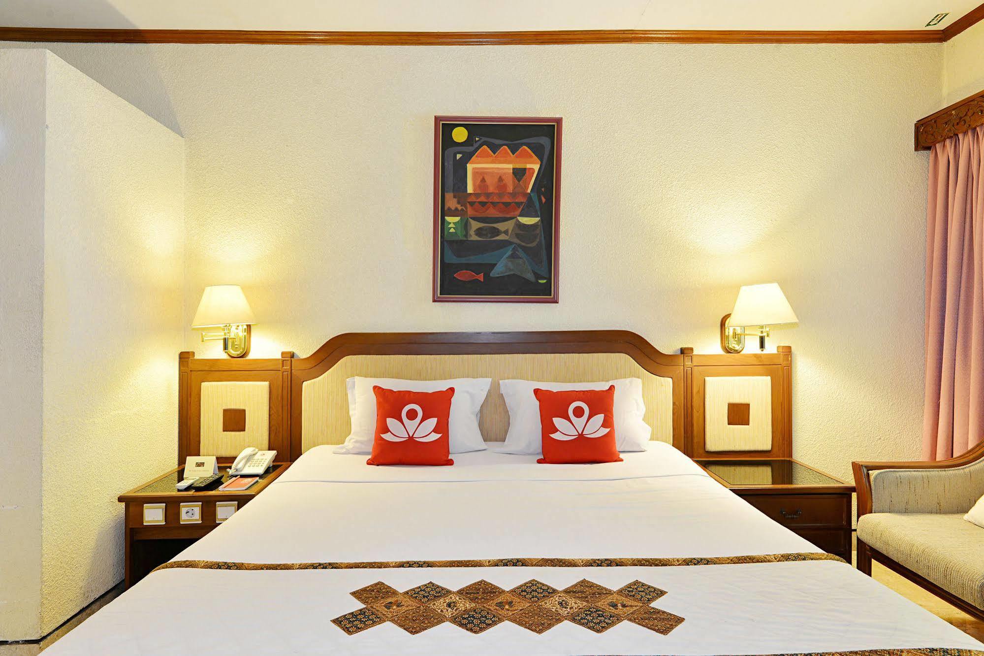 Zen Rooms Jogja Cendrawasih Pakualaman Экстерьер фото