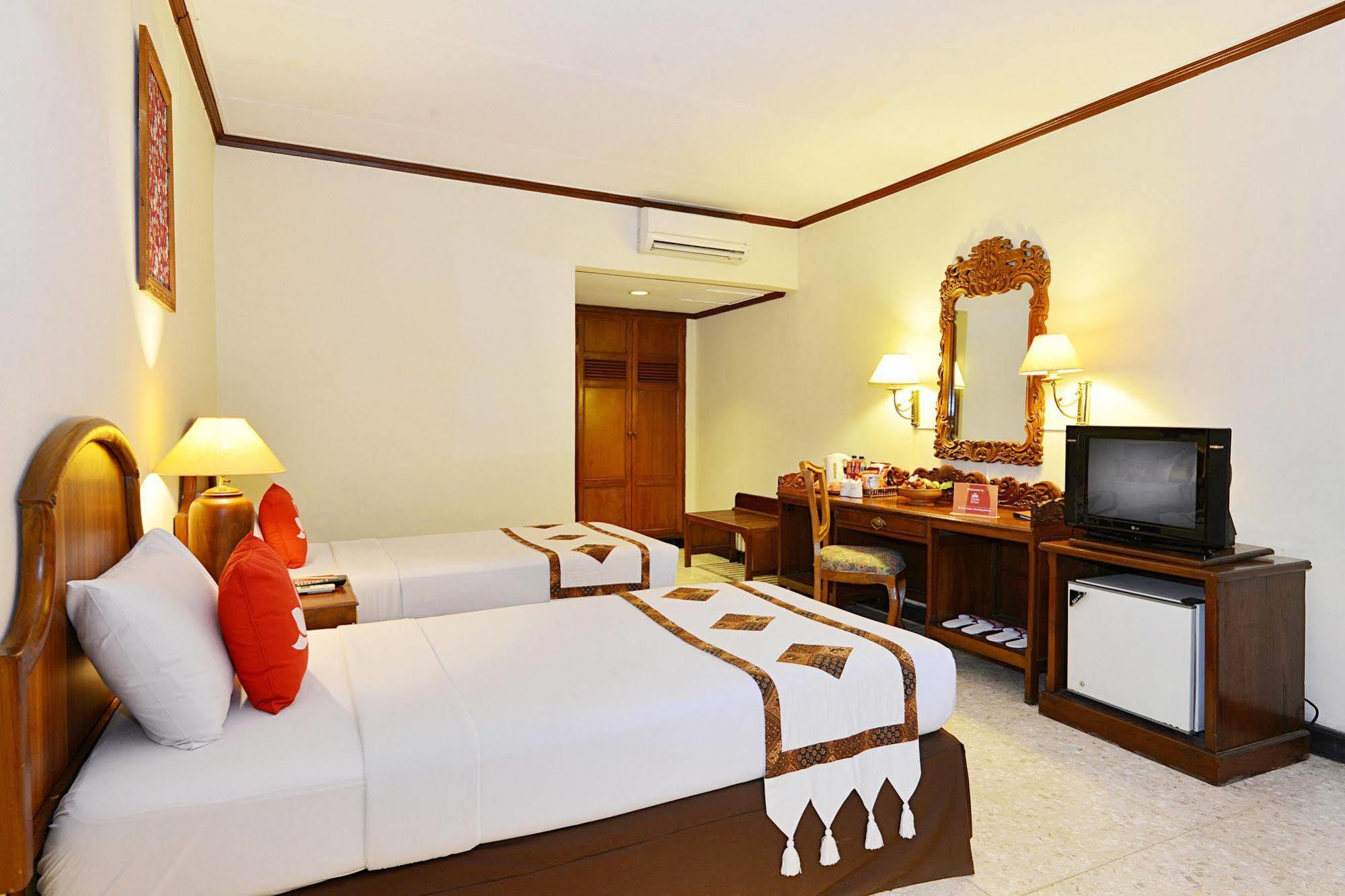 Zen Rooms Jogja Cendrawasih Pakualaman Экстерьер фото
